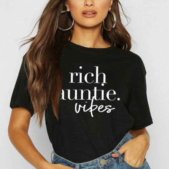 Rich Auntie Vibes T-Shirt - Picture 3 of 6